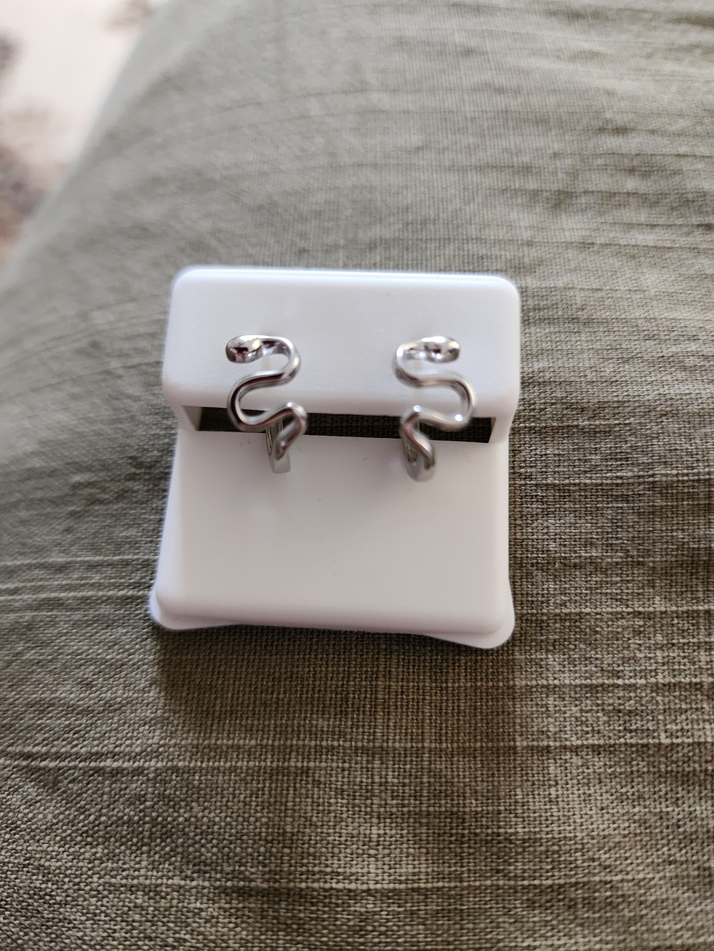 925 Sterling Silver Snake Huggie-Hoop Earrings - Sculptural Serpentine Design - Picture 7 of 12